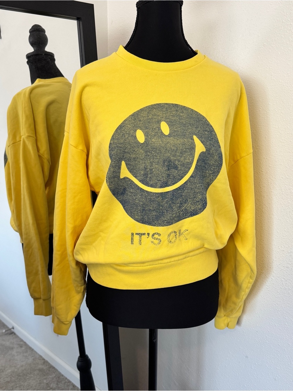 MOTHER The Drop Square It’s OK Smiley Graphic Sweatshirt Yellow XS $168 - Picture 2 of 5